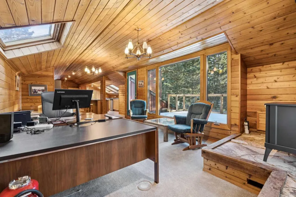 28 Wolf Drive Rural Rocky View County AB T3Z 1A3