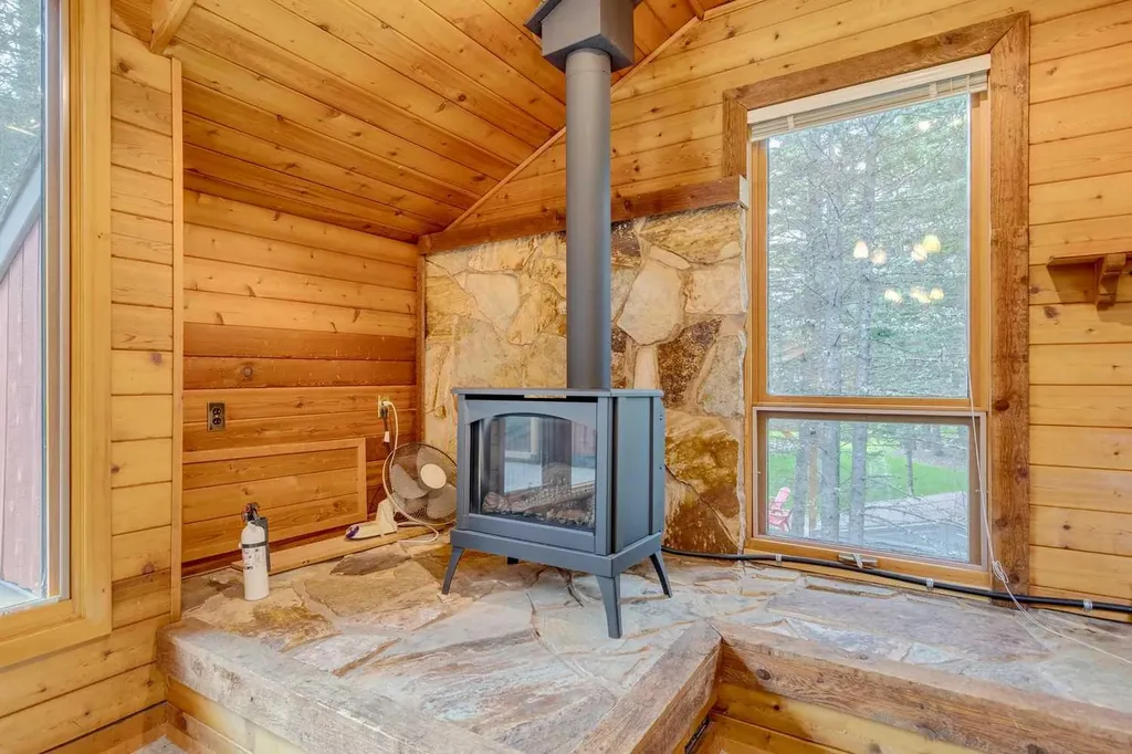 28 Wolf Drive Rural Rocky View County AB T3Z 1A3