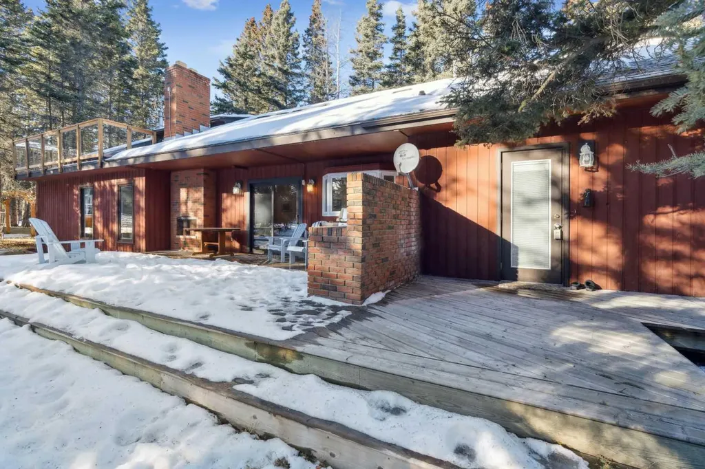 28 Wolf Drive Rural Rocky View County AB T3Z 1A3
