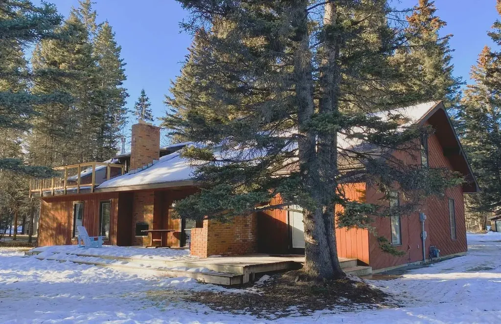 28 Wolf Drive Rural Rocky View County AB T3Z 1A3