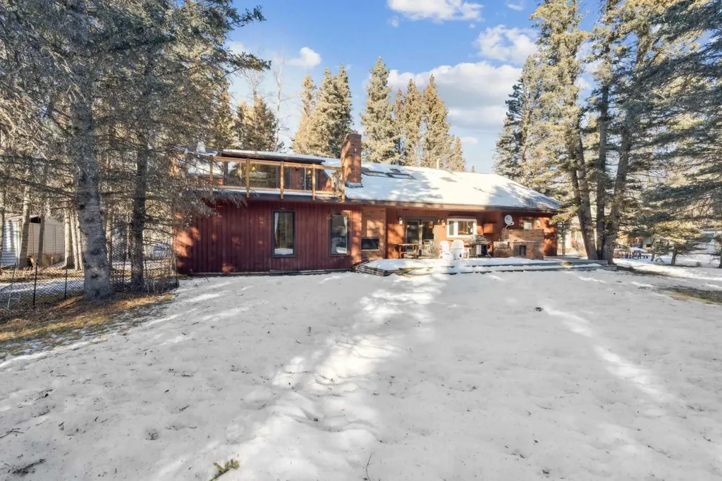 28 Wolf Drive Rural Rocky View County AB T3Z 1A3