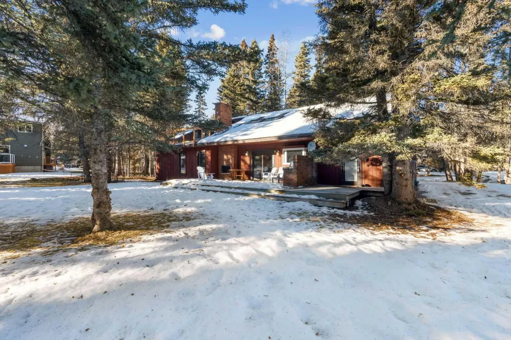 28 Wolf Drive Rural Rocky View County AB T3Z 1A3