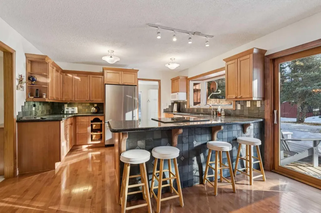 28 Wolf Drive Rural Rocky View County AB T3Z 1A3