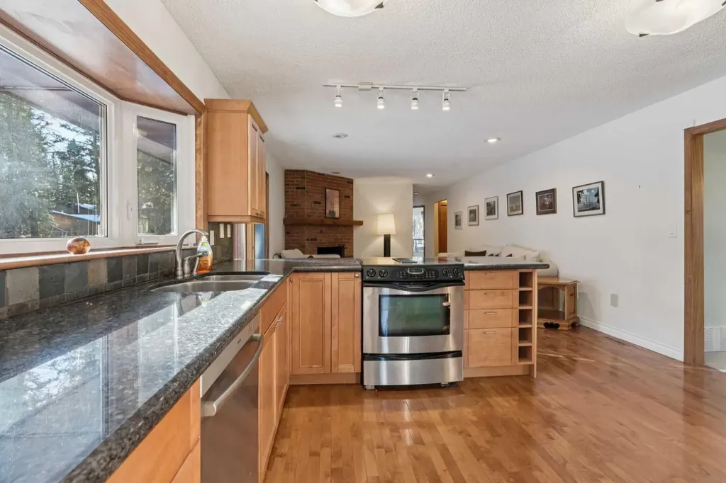 28 Wolf Drive Rural Rocky View County AB T3Z 1A3