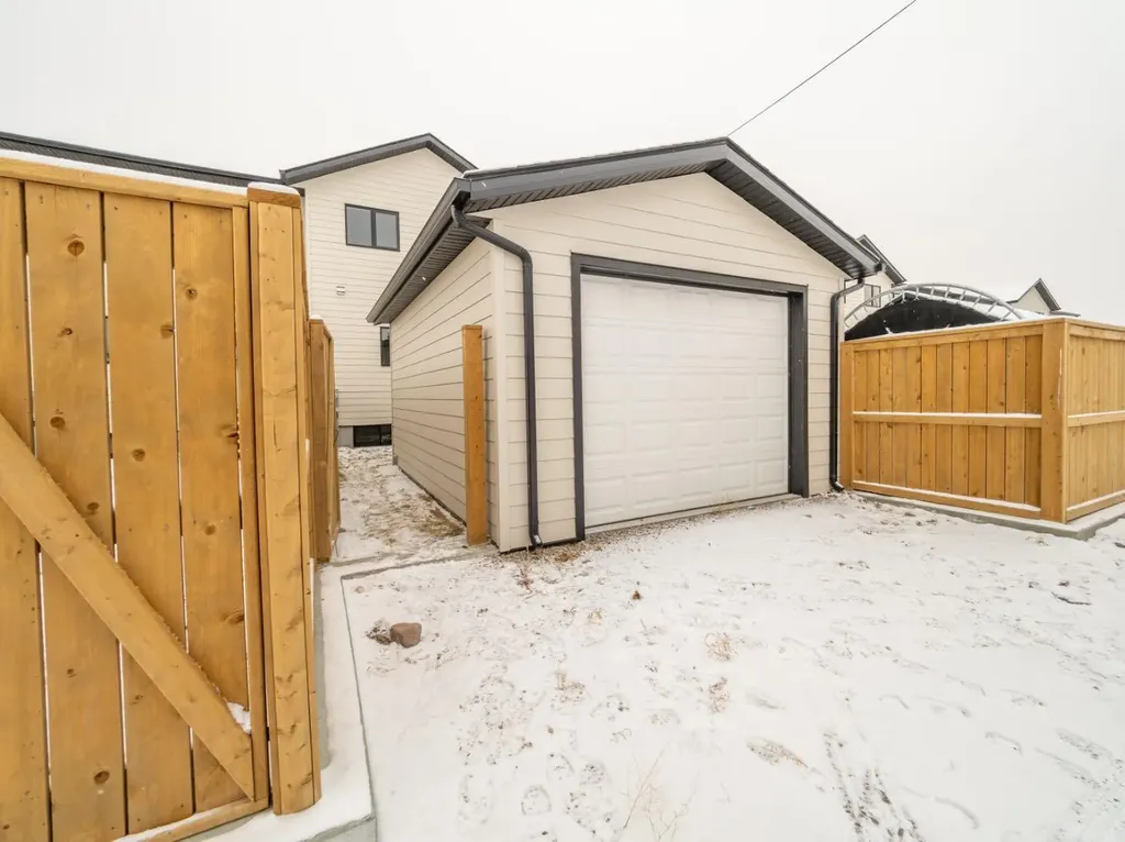 359 9 Street Fort Macleod AB T0L 0Z0