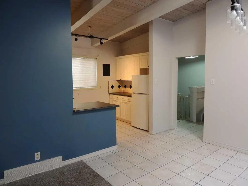 2713 Canmore Road NW Calgary AB T2M 4J6