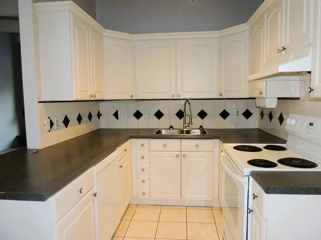 2713 Canmore Road NW Calgary AB T2M 4J6