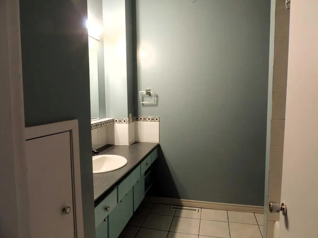 2713 Canmore Road NW Calgary AB T2M 4J6