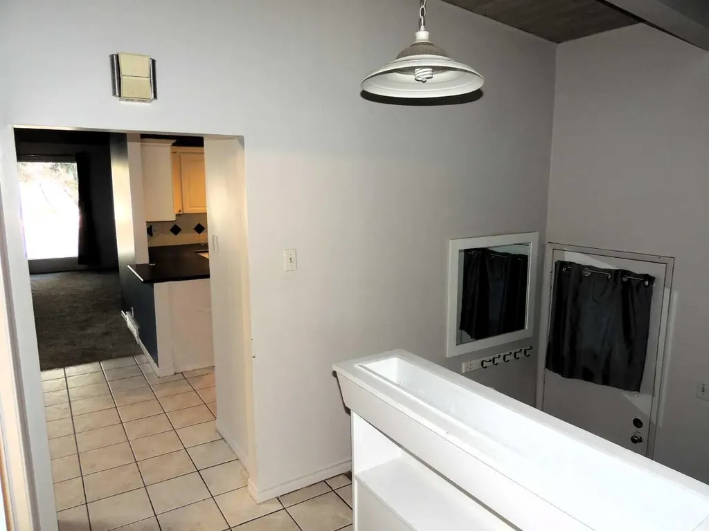 2713 Canmore Road NW Calgary AB T2M 4J6
