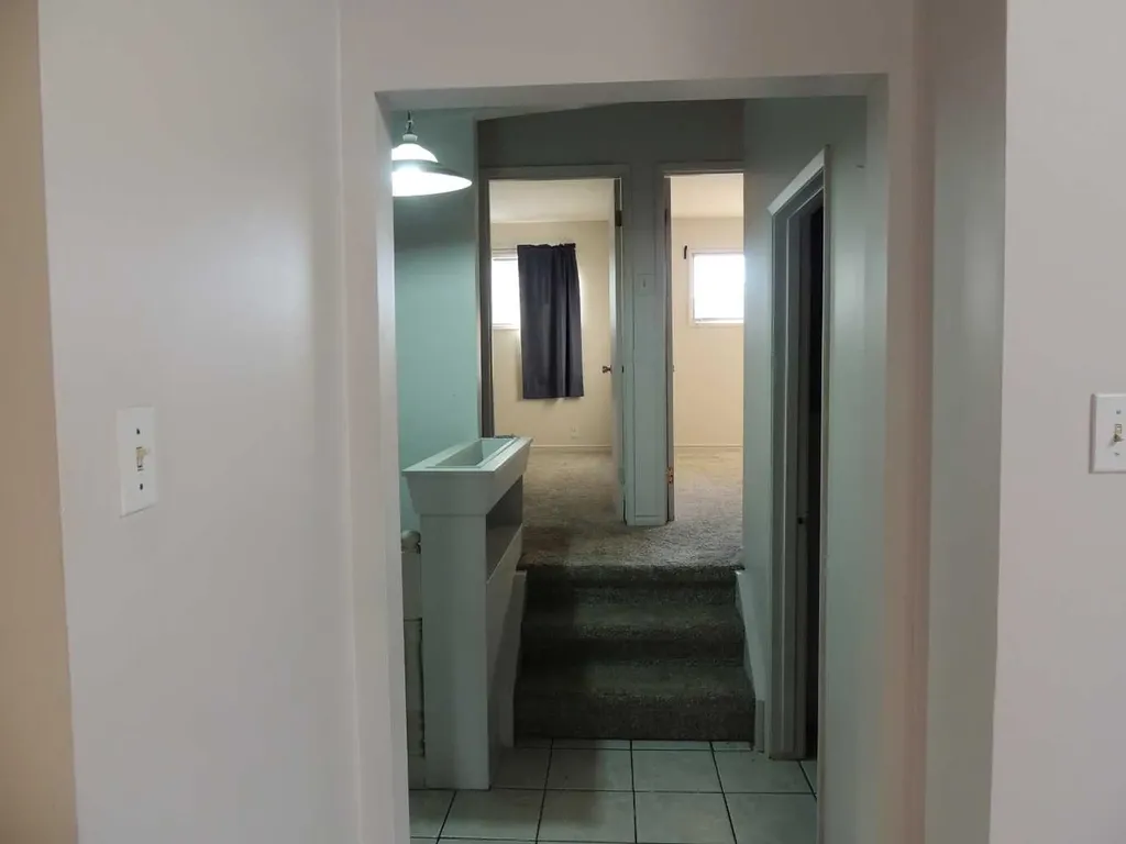 2713 Canmore Road NW Calgary AB T2M 4J6