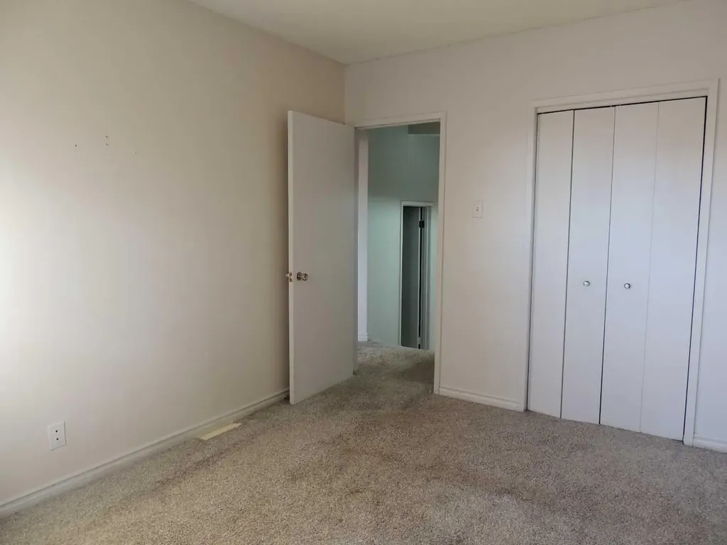 2713 Canmore Road NW Calgary AB T2M 4J6
