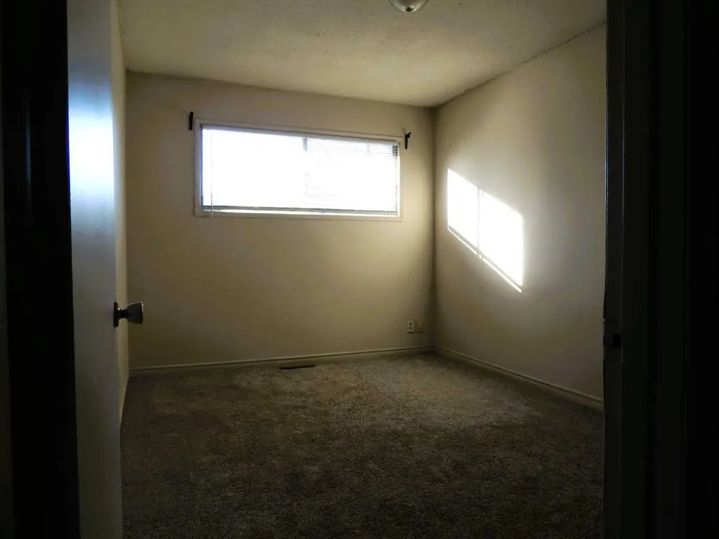 2713 Canmore Road NW Calgary AB T2M 4J6