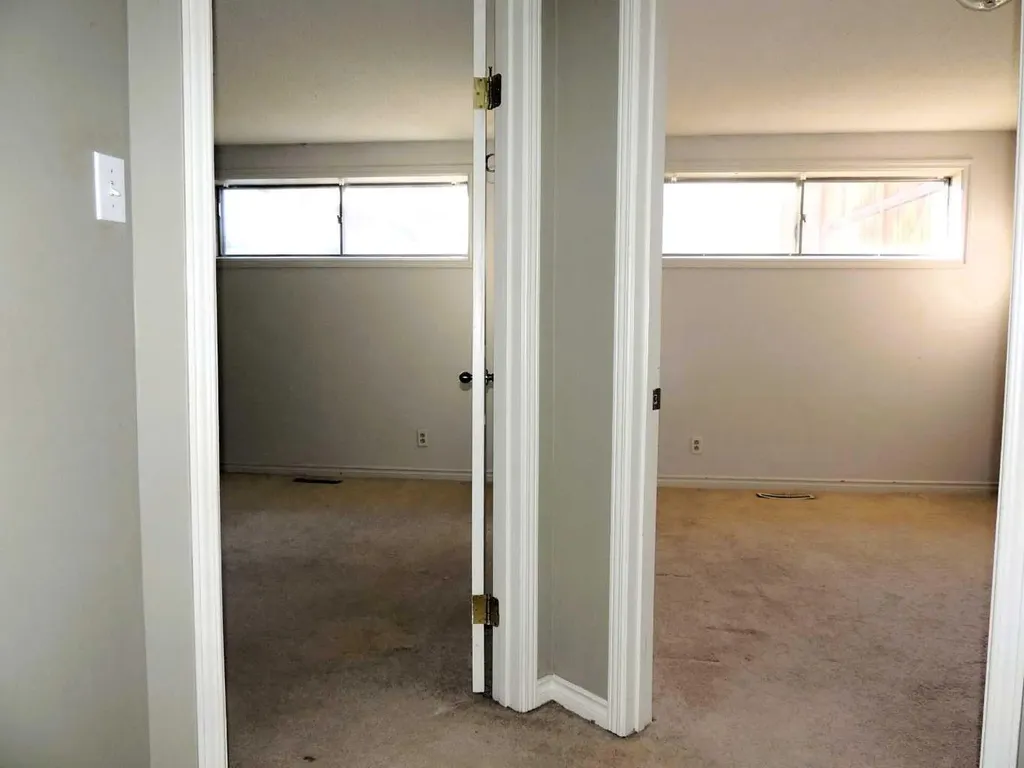 2713 Canmore Road NW Calgary AB T2M 4J6