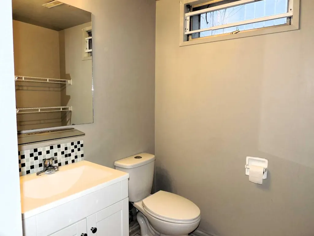 2713 Canmore Road NW Calgary AB T2M 4J6
