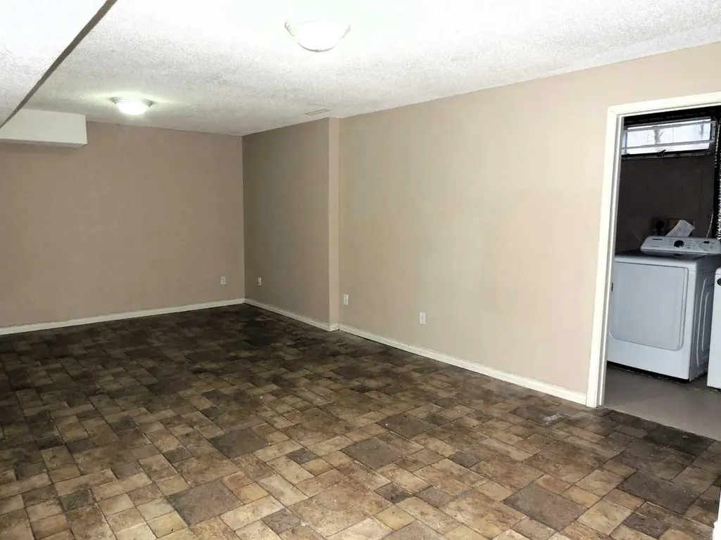 2713 Canmore Road NW Calgary AB T2M 4J6