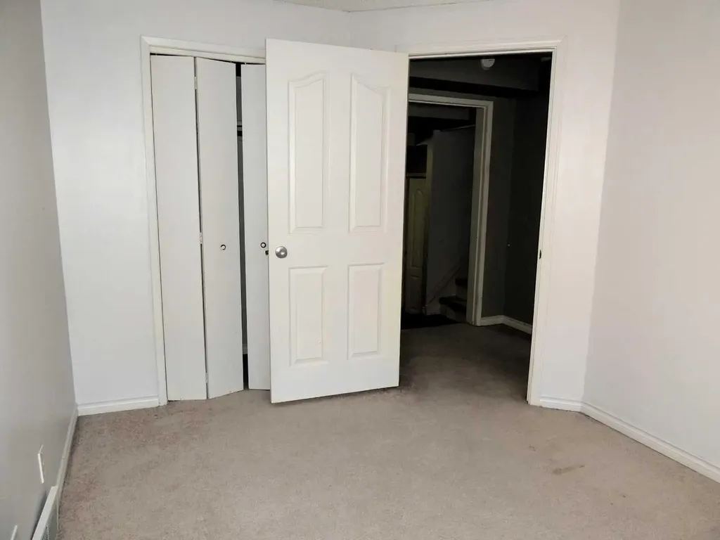 2713 Canmore Road NW Calgary AB T2M 4J6