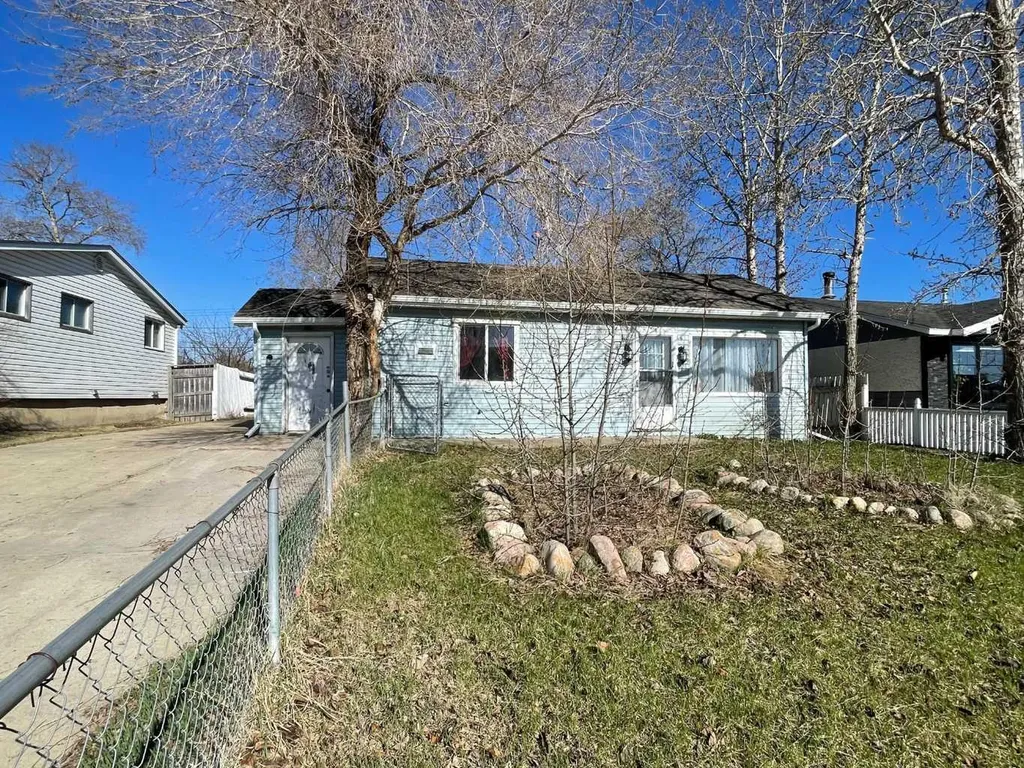 10104 99 Street High Level AB T0H 1Z0