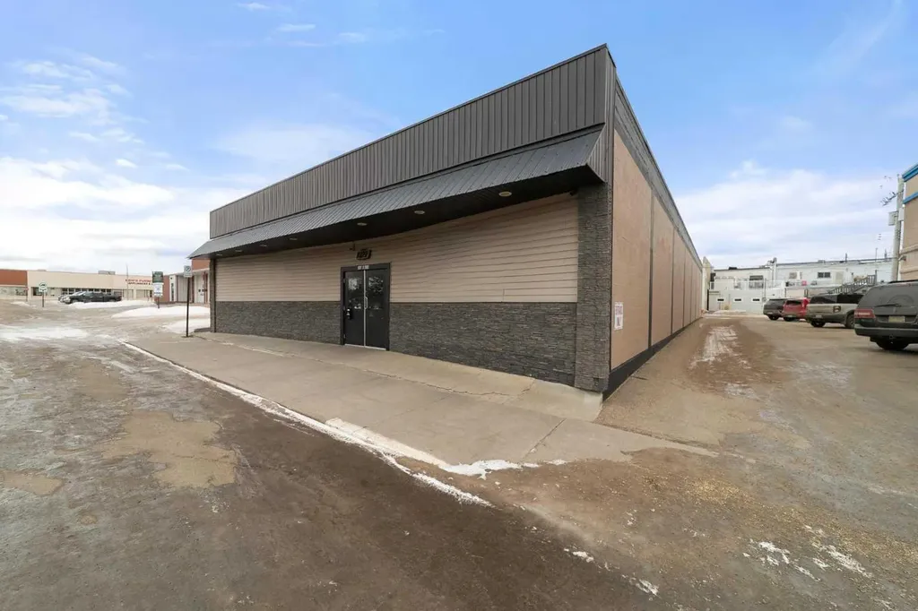 5017 51 Street Camrose AB T4V1N5