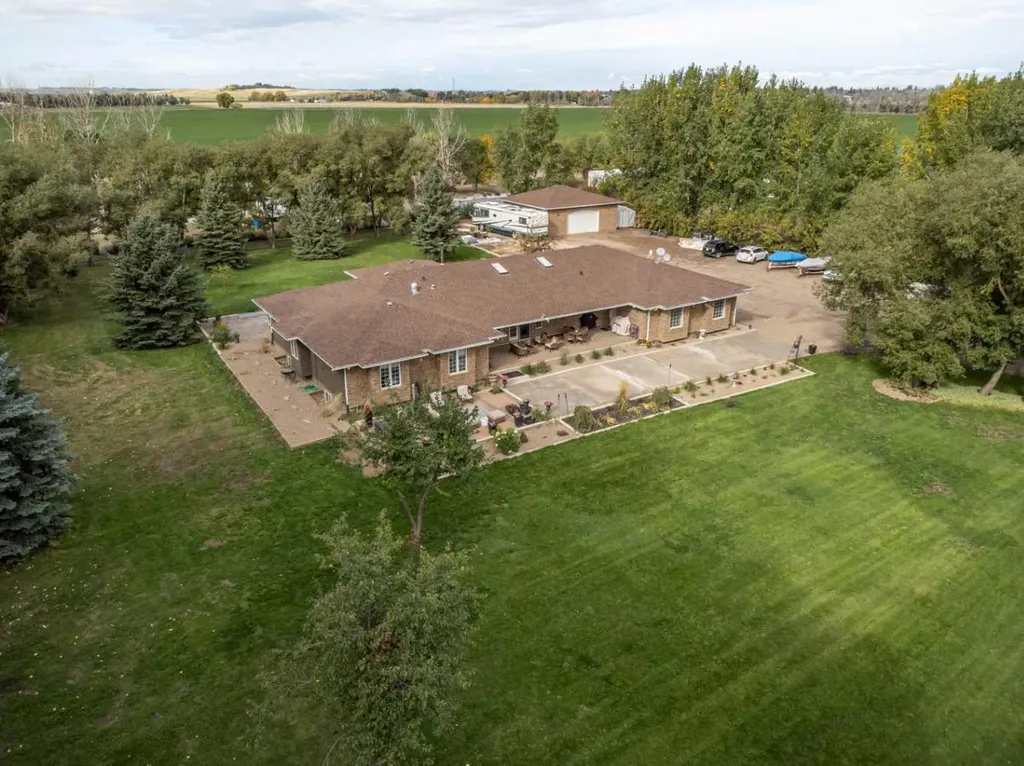 12112A Range Road 55 Rural Cypress County AB T1B 0A3