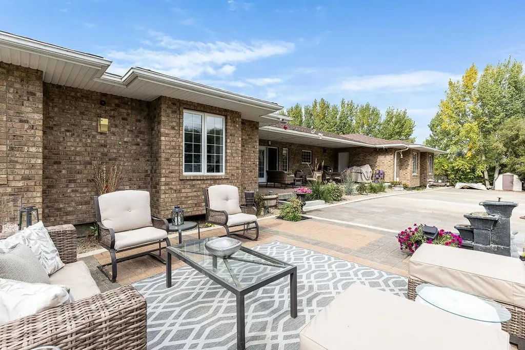 12112A Range Road 55 Rural Cypress County AB T1B 0A3