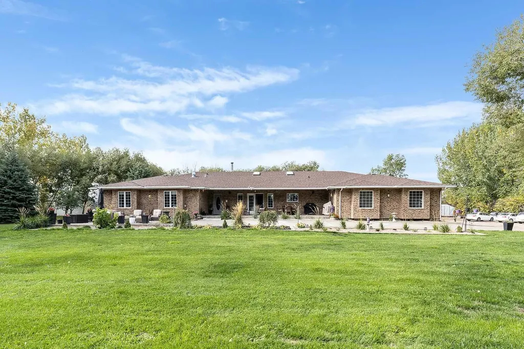 12112A Range Road 55 Rural Cypress County AB T1B 0A3