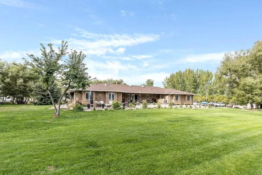 12112A Range Road 55 Rural Cypress County AB T1B 0A3