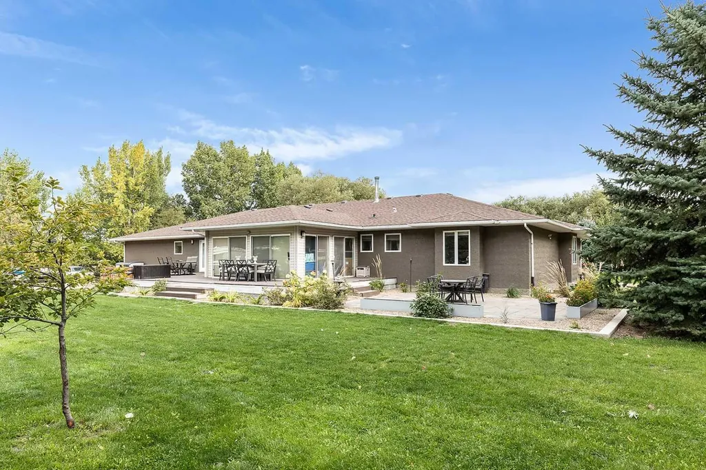12112A Range Road 55 Rural Cypress County AB T1B 0A3