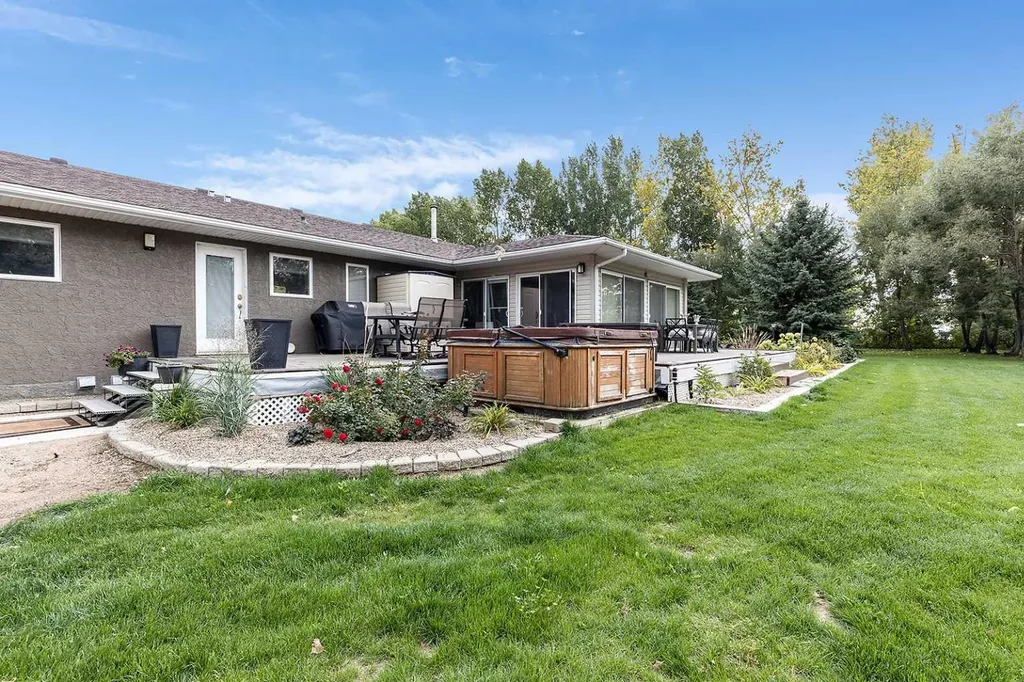 12112A Range Road 55 Rural Cypress County AB T1B 0A3