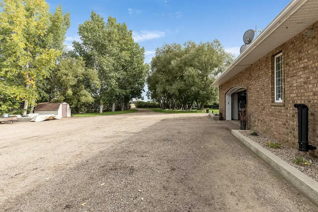 12112A Range Road 55 Rural Cypress County AB T1B 0A3