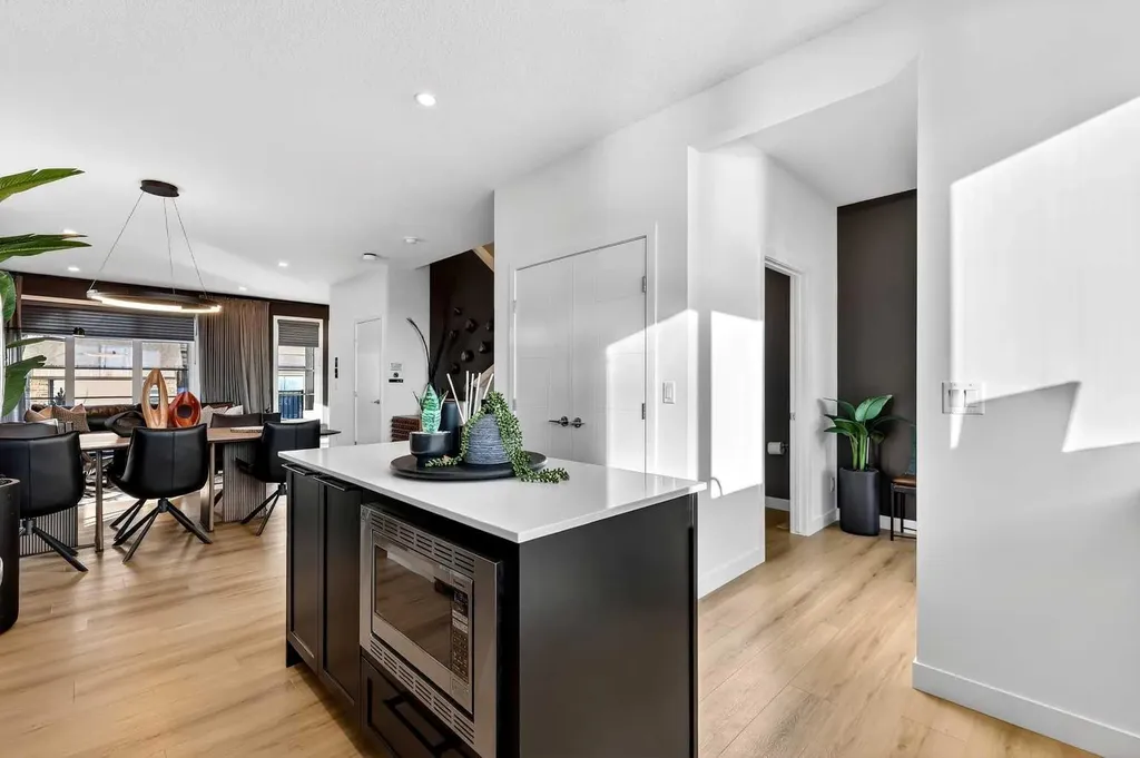 47 Heartwood Villas SE Calgary AB T3S 0R6