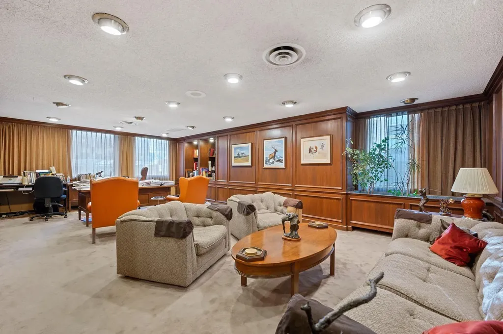 627 8 Avenue SW Calgary AB T2P 0W9