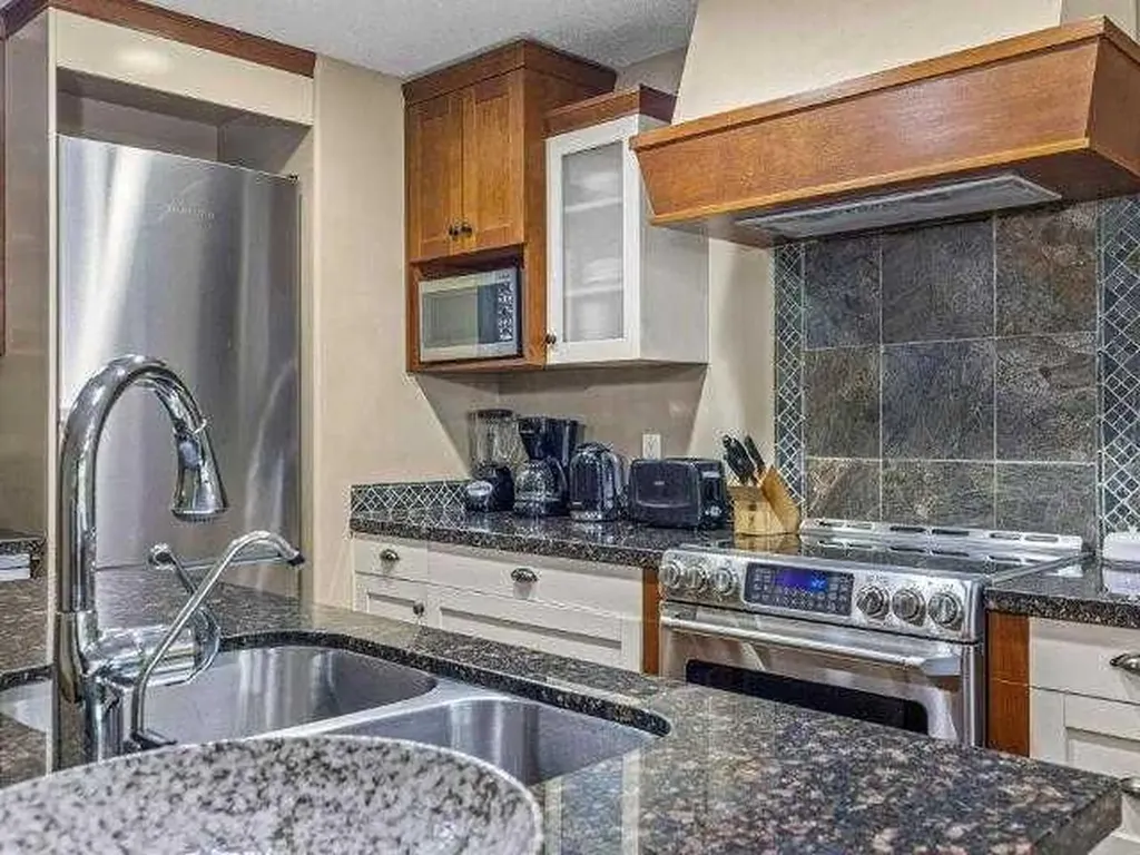 173 Kananaskis Way Canmore AB T1W 0A3