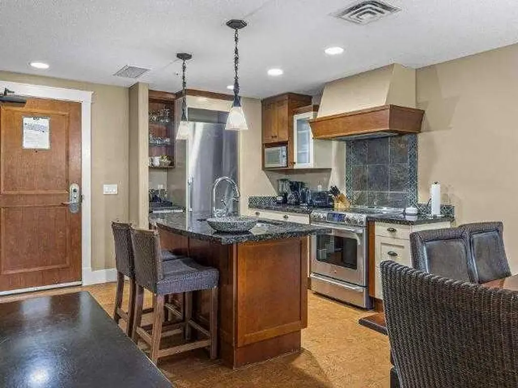 173 Kananaskis Way Canmore AB T1W 0A3