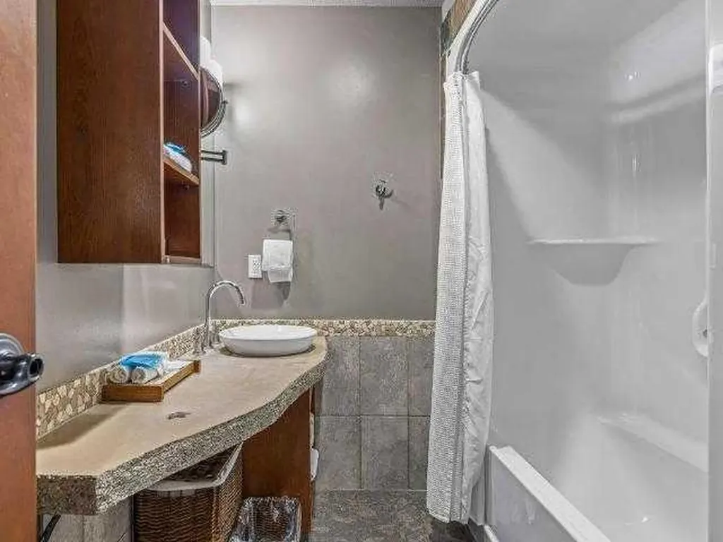 173 Kananaskis Way Canmore AB T1W 0A3