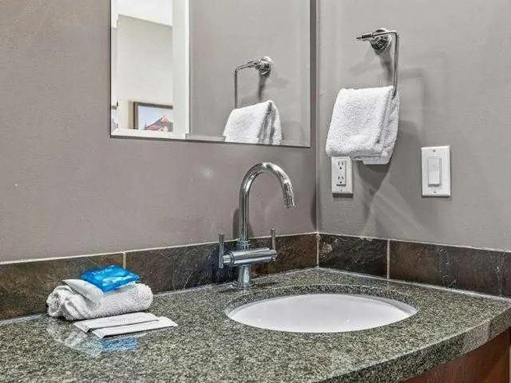 173 Kananaskis Way Canmore AB T1W 0A3