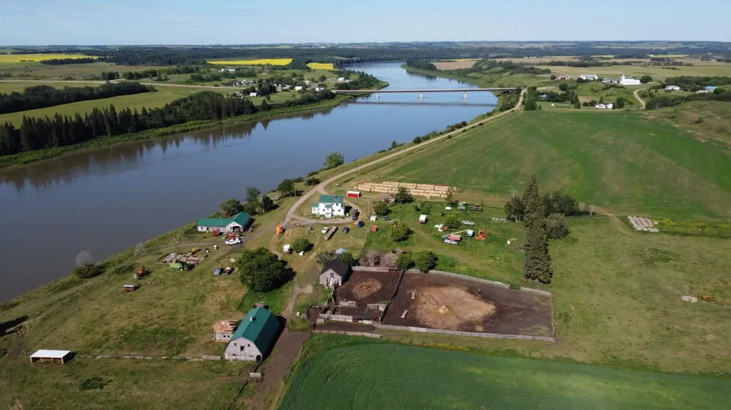 121048 Twp Road 555 Brosseau AB T0B 0P0
