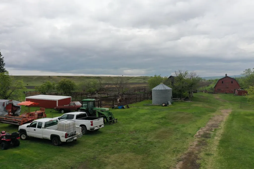 121048 Twp Road 555 Brosseau AB T0B 0P0