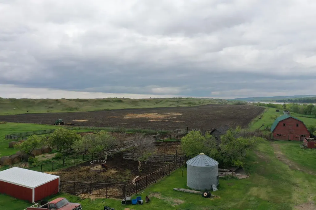 121048 Twp Road 555 Brosseau AB T0B 0P0