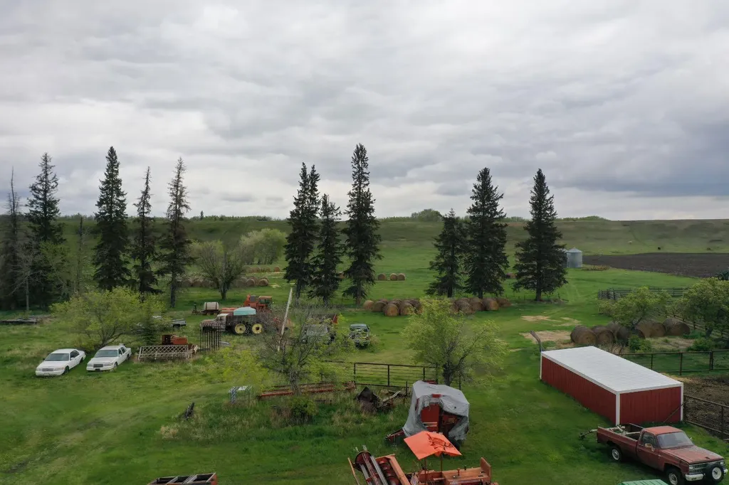 121048 Twp Road 555 Brosseau AB T0B 0P0