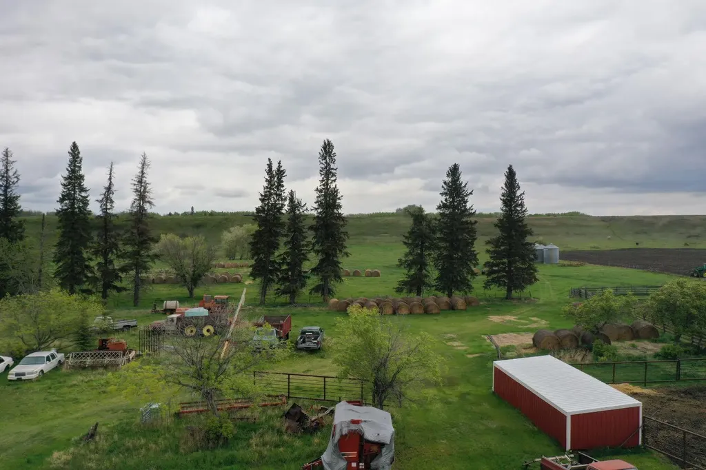 121048 Twp Road 555 Brosseau AB T0B 0P0