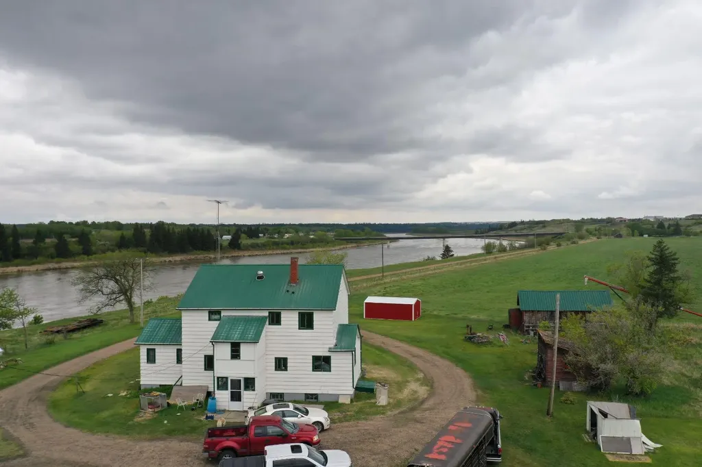 121048 Twp Road 555 Brosseau AB T0B 0P0