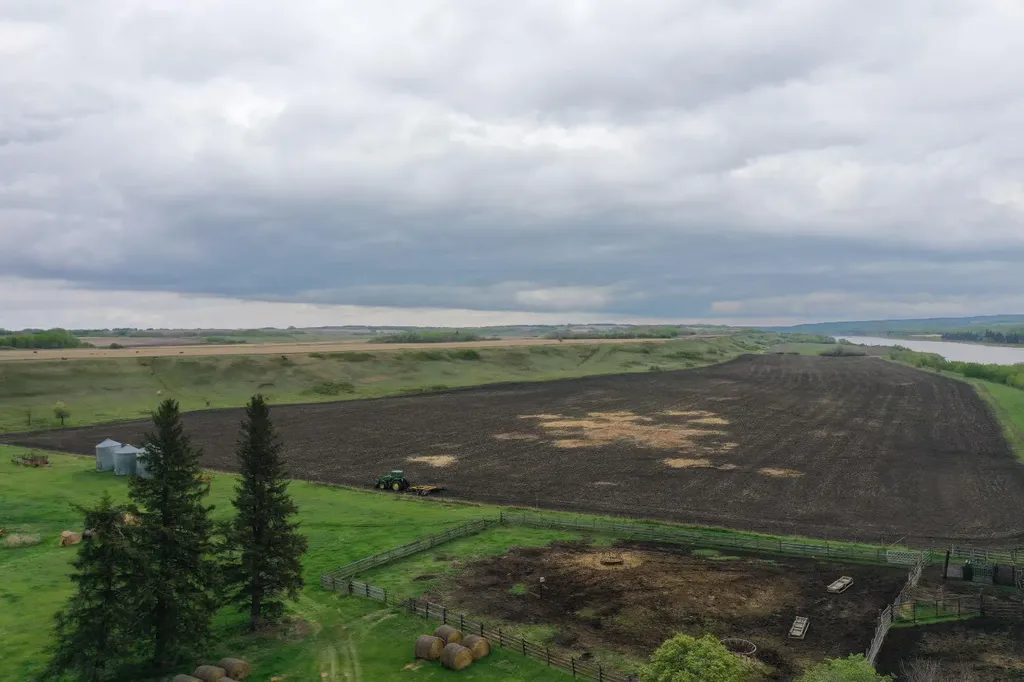 121048 Twp Road 555 Brosseau AB T0B 0P0
