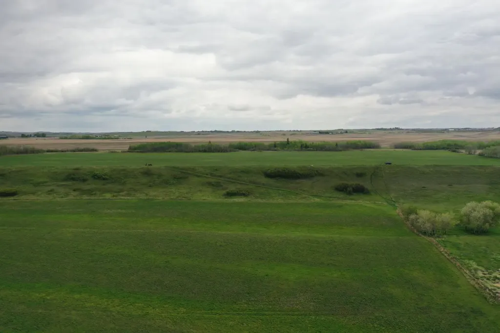 121048 Twp Road 555 Brosseau AB T0B 0P0