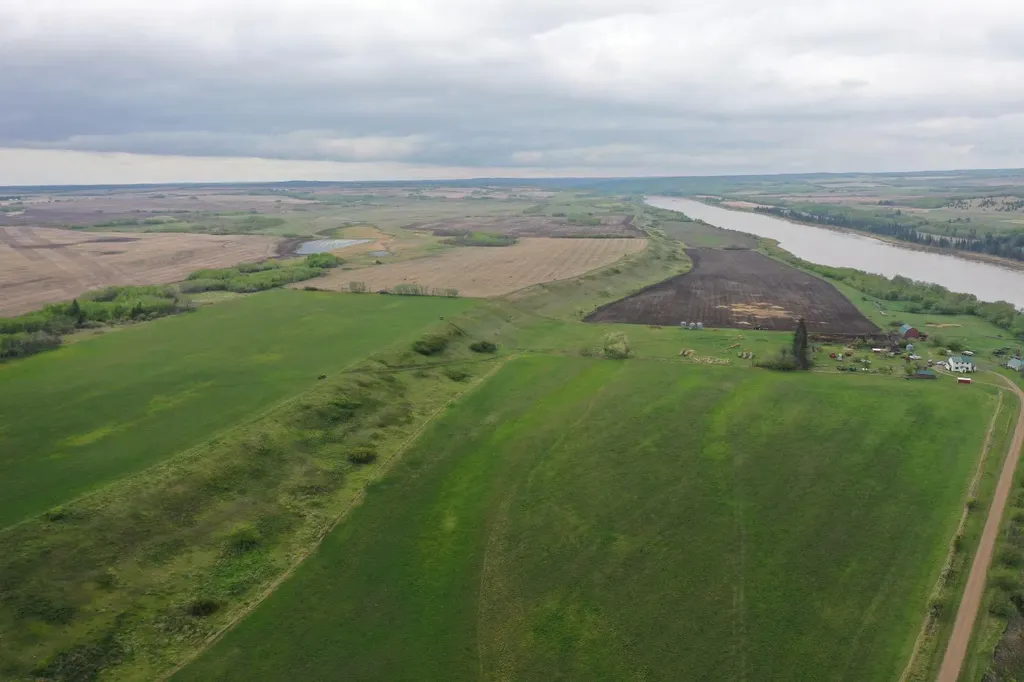 121048 Twp Road 555 Brosseau AB T0B 0P0