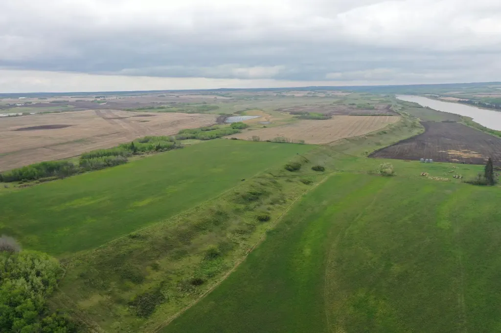 121048 Twp Road 555 Brosseau AB T0B 0P0