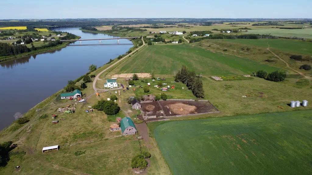 121048 Twp Road 555 Brosseau AB T0B 0P0