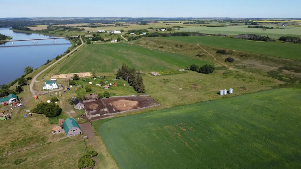 121048 Twp Road 555 Brosseau AB T0B 0P0