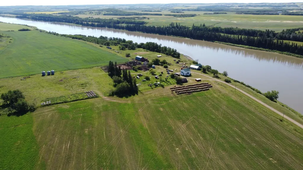 121048 Twp Road 555 Brosseau AB T0B 0P0