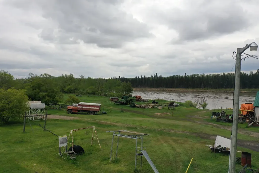 121048 Twp Road 555 Brosseau AB T0B 0P0