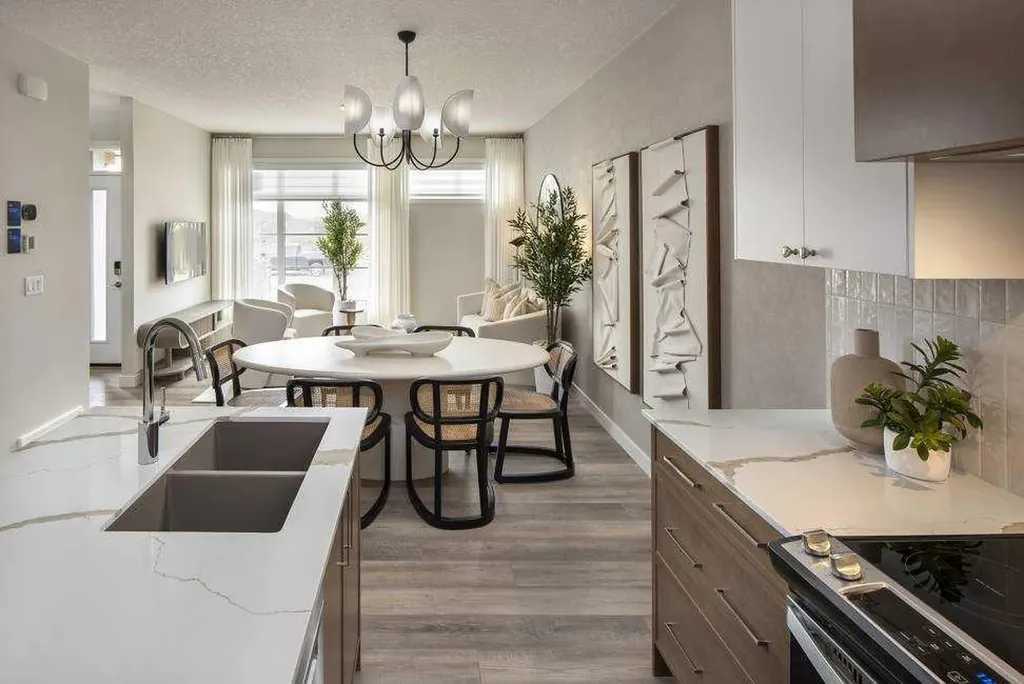 7079 Rangeview Avenue SE Calgary AB T3S 0R1